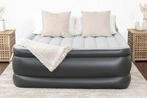SLEEPLUX 耐用充气床垫，内置泵、枕头和 USB 充电器